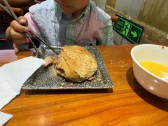 -老天桥酱肉烧饼夹肘子(天桥店)