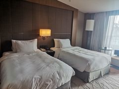-上海滴水湖皇冠假日酒店