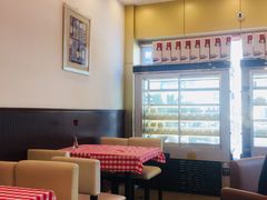 -红宝石·鲜奶小方·海派西点房(南丹店)