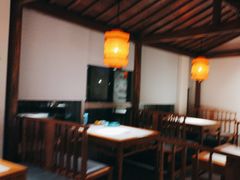 -荷塘秋月·本帮江浙菜(国权路店)