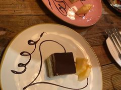 -SISTERS BAR RESTAURANT川意酒馆(嘉善老市H楼店)