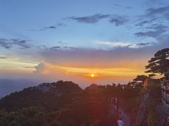 -黄山光明顶山庄