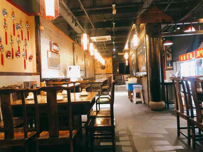 百辣门串串火锅(三林店)-"附近新开的一家店,生意不错,喜欢脑花.