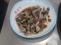 -屯老二农家铁锅炖·行业领军者(梅江店)