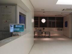 -卡罗酒店(东门晒布地铁站店)