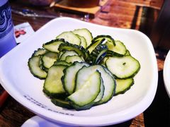 酸黄瓜-三个蒙古大叔羊肉串(大宁店)