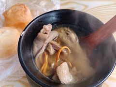 猪肚墨鱼煨老鸭汤-一灌煨汤(世茂店)