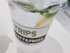 -TRIPS BURGER(大钟寺店)