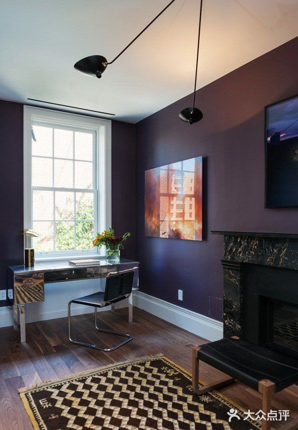 这座公寓在设计师的改造下，保留了原先的一些元素