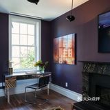 这座公寓在设计师的改造下，保留了原先的一些元素