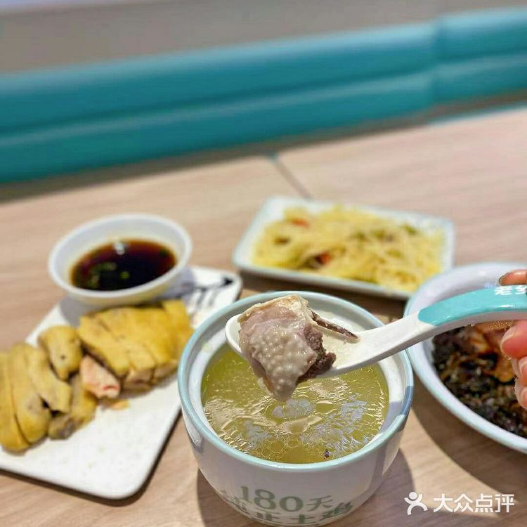 老乡鸡｜经济实惠中式快餐🍱 