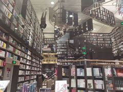 -钟书阁(群光广场店)