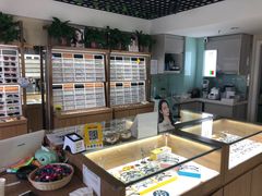 -视野联行眼镜·蔡司授权店(长白万象汇店)