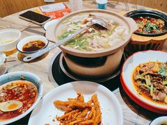 -冯烫烫跷脚牛肉·川菜小馆(武胜西街店)
