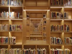 -漕河泾街道图书馆(漕河泾社区文化活动中心店)