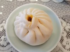 蟹黄包-四宜糕团店(南大街店)