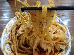 -牡丹广场薛栓子擀面皮大王