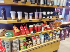 零售区-星巴克(上海汇锦里店)