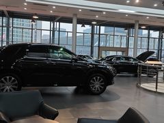 -杭州中升之星奔驰4S店(滨江店)