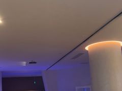 -涨巢·潮玩水疗局