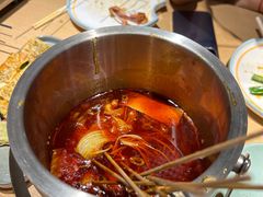 沸腾的锅锅毛肚-街角等你.大连海鲜烧烤.经典铁板海鲜串(西安路店)