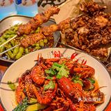 香港人过关都要来吃这家座无虚席的烧烤店！