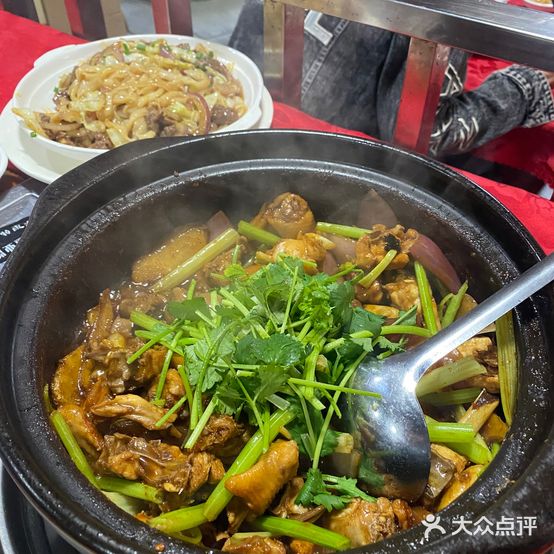 回味鸡煲王(忠头大街店)