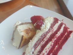 草莓红丝绒-视界美食自助餐厅·石家庄希尔顿酒店