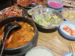 -明洞阿姨·韩式酱蟹烤肉·创意料理(三元桥店)