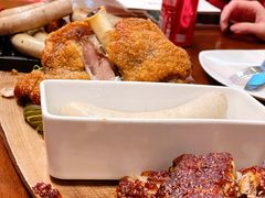 博璨大拼盘配猪肋排-Brotzeit博璨德国啤酒餐厅(亮马桥官舍店)