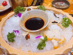 -老牌坊云南鱼豆花火锅(爱建店)