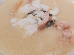 -洪氏嗨捞·猪肚鸡火锅(阳光天地店)