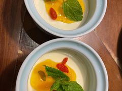 带奶皮的酸奶芒果-雀舞云南菜(天津天河城购物中心店)
