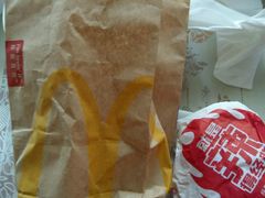 -麦当劳(郑州银基店)