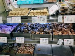 面包甜点陈列柜-上海哈尔滨食品厂(淮海中路店)