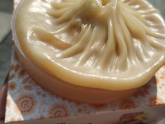 蟹黄汤包-鲜鱼口老字号美食街