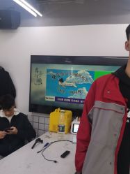 -宫铭烫发染发接发店