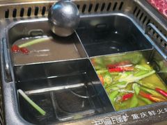 -巴渝瓦肆重庆鲜火锅(宝龙环湖店)