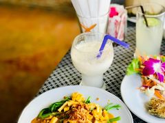 -Dash Teak House