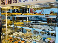 面包甜点陈列柜-集渔泰式海鲜自助火锅(新世纪广场店)