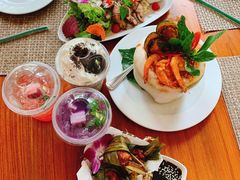 烤猪颈肉-Chom Cafe and Restaurant