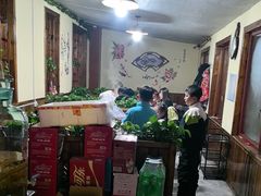 -果松木炭酸菜铜火锅·外婆参鸡汤