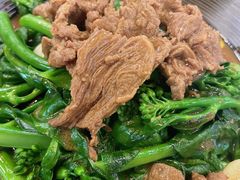芥蓝炒牛肉-唔止卤嘢·潮州府城菜(鹭江店)