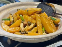 小土豆烧鲍鱼仔-渔港甄宴·海鲜·地标烟台菜(金沙滩店)