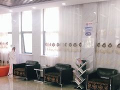 -茂菊口腔连锁(浦东南路店)