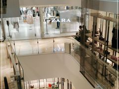 -ZARA(大上海时代广场店)