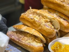 -Bánh Mì Huynh Hoa