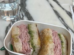 经典烤蒜火腿三明治-PAOPAO Bakery&Café(港汇店)