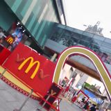 快闪麦当劳，焦香V翅飞起来