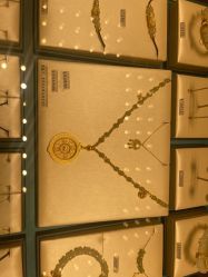 -周大福 CHOW TAI FOOK(新世界百货崇文店)